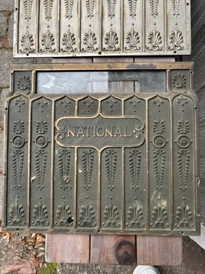 Старинный латунный национальный кассовый аппарат ПРИЧУДЛИВАЯ ЛАТУННАЯ ЗАДНЯЯ ПЛАСТИНА NCR - Изображение 1 из 4