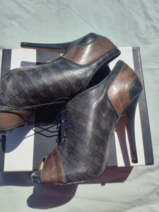 L.A.M.B Peep Toe Lace Up Booties Brown Leather Size 9.5M G1210 - Picture 1 of 9