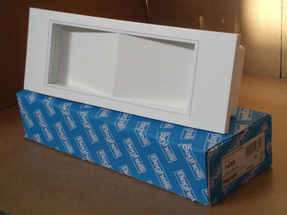 Lampada LED Emergenza Beghelli 11W 8ORE da incasso o esterno Stile 14 led - Immagine 1 di 1