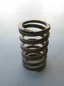 NOS Engine Valve Spring 6150530120 FOR MERCEDES BENZ 1962-1983 - 2 PCS - Picture 1 of 2
