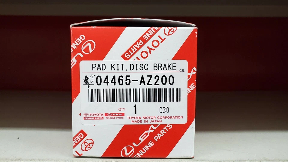 Pastilhas de freio dianteiras originais do fabricante Toyota Tacoma 2005-2015 cerâmica com calços 04465-AZ200 - Imagem 1 de 4