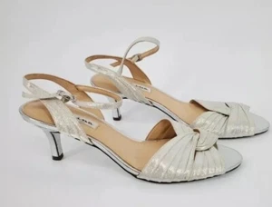 Nina Camille Mid Heel Slingback Sandals Silver MSRP $79 Size 9 New - Picture 1 of 14