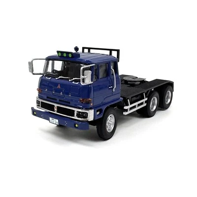 Коллекция синих литых моделей грузовиков-транспортеров Mitsubishi Fuso масштаб 1:64 - Изображение 1 из 4