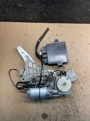 2009 to 2016 GMC Acadia Rear Trunk Liftgate Power Motor Actuator OEM U9543 DG - Image 1 of 4