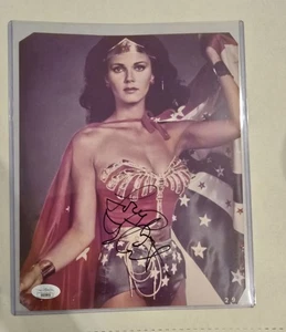 Quadro Wonder Women autografato autenticato da JSA#GG05955 Lynda Carter - Foto 1 di 6