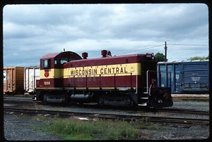 Original Rail Slide - WC Wisconsin Central 1230 Neenah WI 9-5-1988 - Picture 1 of 1