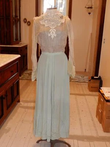 ANTIQUE 1800s HAND SEWN DRESS LACE YOKE  - Picture 1 of 10