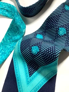 GIANNI VERSACE VINTAGE '90s BAROQUE MEDUSA HEAD TIE LOZENGE GRIDS ITALY GREEN - Picture 1 of 17