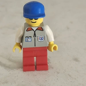 LEGO MINI – CLASSIC TOWN – COAST GUARD 1, RED LEGS, BLUE CAP SAMP 1–GENT USED - Picture 1 of 4