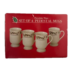 New Porcelain Ware Set Of 4 Holiday Pedestal Mugs Made In Japan Holly Yuletide - Picture 1 of 7
