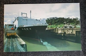 Cargo boat in the Panama Canal Postcard circa 1950 - Picture 1 of 2