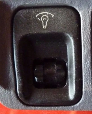 Hyundai Sonata EF 5/98-4/01 Dimmer Switch - Image 1 of 2