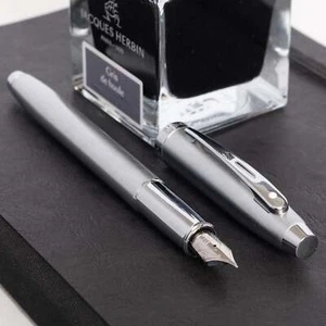 Sheaffer 100 Fountain Pen - Brushed Chrome - Picture 1 of 9