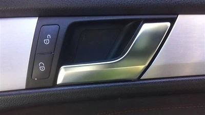 Manija de puerta interior usada se adapta a: Mercedes-Benz Mercedes clase C 2013 grado A Foto 1 de 4
