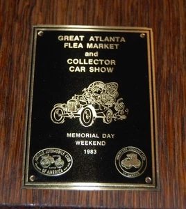 1983 ATLANTA FLEA MARKET GA. ANTIQUE CAR SHOW BRASS DASH PLAQUE SIGN SOUVENIR - Picture 1 of 3