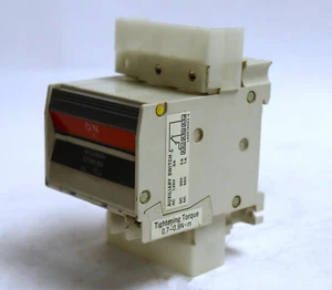 Protector de circuito Mitsubishi CP30-BA 3 polos 250VCA 15A - Imagen 1 de 5