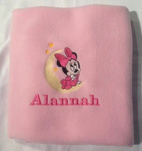 Manta de lana suave bordada personalizada para bebé con Minnie Mouse - Imagen 1 de 1