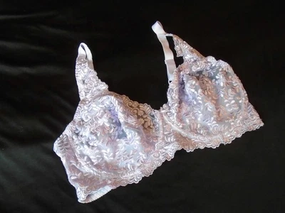 Sujetador minimizador 38DD lila bordado y segunda piel sin forro de colección #8310 38DD Foto 1 de 4