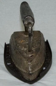 ANTIQUE FLAT CAST SAD IRON WITH TRIVET STAND BY ENTERPRISE MFG. CO. PHILADELPHIA - Picture 1 of 9