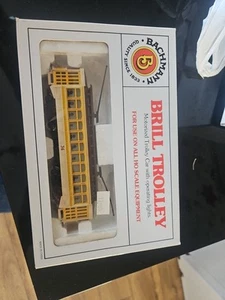 BACHMANN STREAMLINE PCC TROLLEY Lighted Motorised Trolley Car HO Scale - Picture 1 of 5