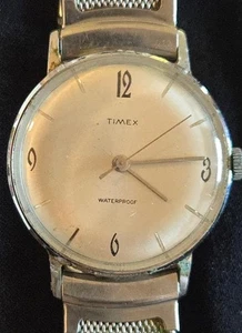 VINTAGE 1970"s Timex Mechanical Wind Silver Face & Original Band Watch - Running - Picture 1 of 5