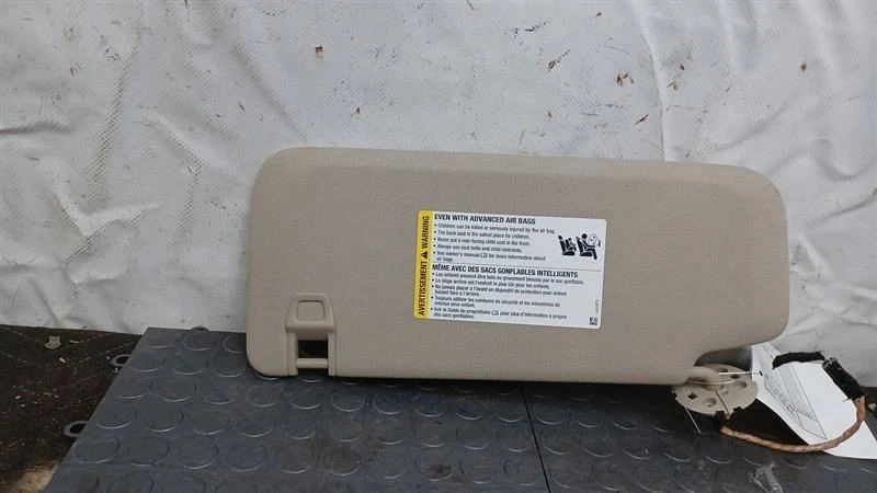 Passenger Right Sun Visor Illuminated Fits 18 ENCLAVE 2375025 - Image 1 of 4