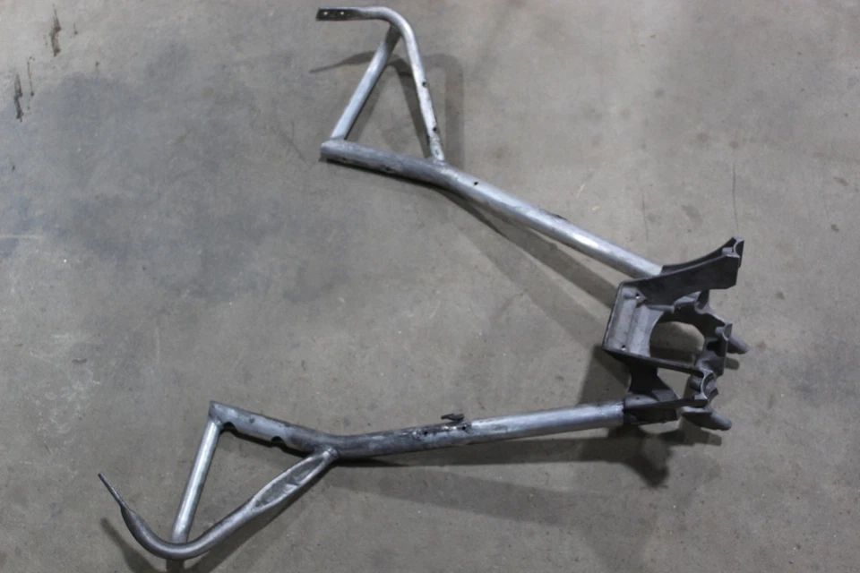 Polaris Rmk 800 2014 chasis delantero marco soporte sobre estructura dirección Foto 1 de 4