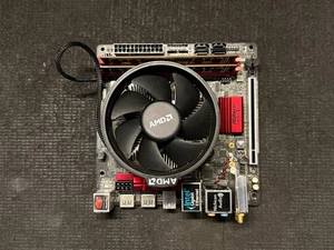 Placa madre Asrock Fatal1ty Gaming AB350 Mini ITX con AMD Ryzen 7 1700 8 GB de RAM - Imagen 1 de 8