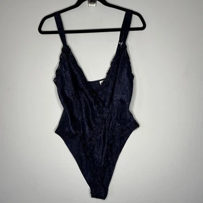 De Colección Victoria's Secret Body Mujer Mediano Azul Marino Floral Peluche Lencería Foto 1 de 4