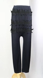 PLEATS PLEASE marineblau/schwarz Fledermausmotiv tiefer Schritt Hose ISSEY MIYAKE 242 9224 - Bild 1 von 5