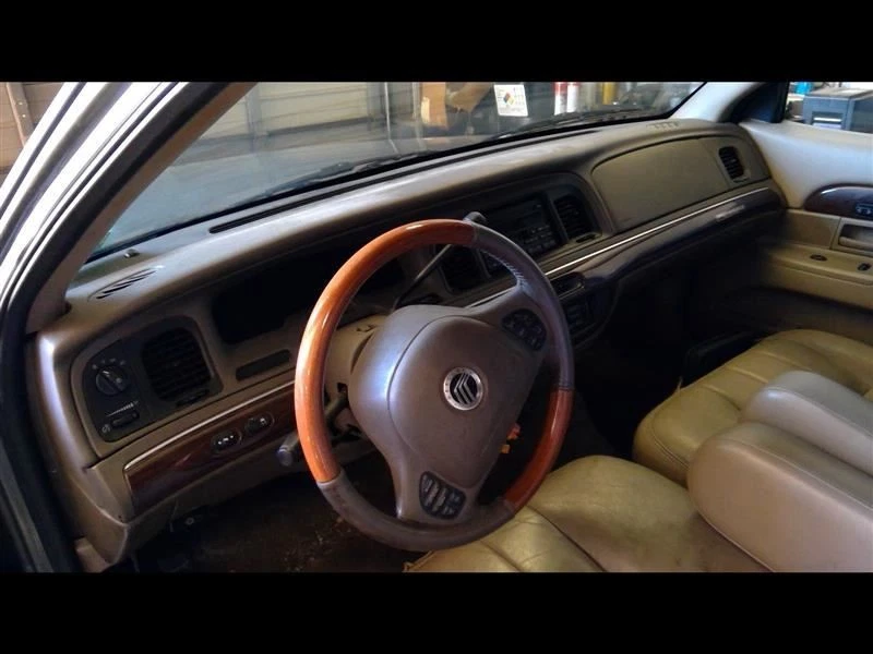 仪表板适用于 98-04 Crown VICTORIA 10243948 — 第 1/4 张图片