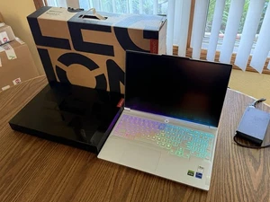 Lenovo Legion 7i Gen 9 16 240 Hz QHD+ 2,2 GHz i9-14900HX 32 GB 1 TB SSD RTX 4070 - Foto 1 di 19