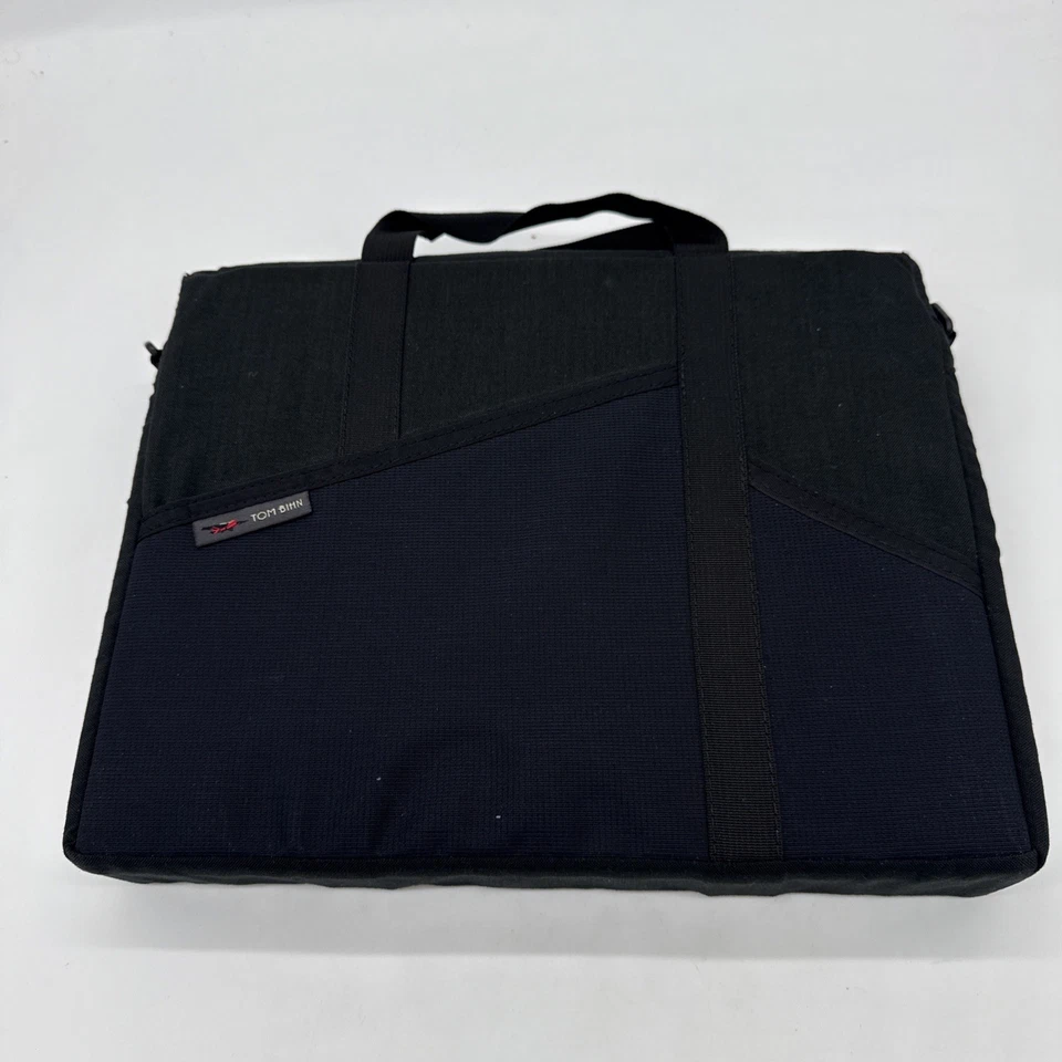 Tom Bihn Brain Cell 13x9 Horizontal Laptop Tablet Bag - Image 1 of 4