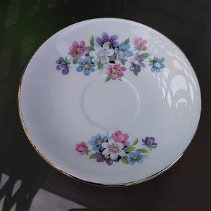 Bone China England Saucer Floral Pattern Vintage NEW. - Picture 1 of 4