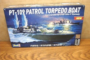 REVELL PT-109 PATROL TORPEDO BOAT 1/72 SCALE MODEL KIT - COMMANDED BY JFK - Picture 1 of 3