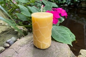 Wabenmuster Bienenwachs Stumpenkerze, ganz natürliche Bienenwachskerzen, Honig 🐝 - Bild 1 von 4
