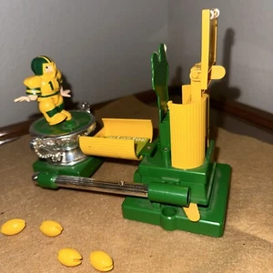 Sports Trophy Games Football Phil Goals Milton Bradley Vintage 1988 4936 - Picture 1 of 9