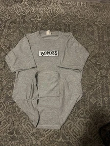 VTG HOMIES Single Stitch Y2K Distressed Tee Gray Graphic Back Hit 90s Medium  - Picture 1 of 11