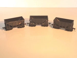Roundhouse Hopper wagons x 3. Undecorated. Good condition. No Box. HO Scale - Picture 1 of 10