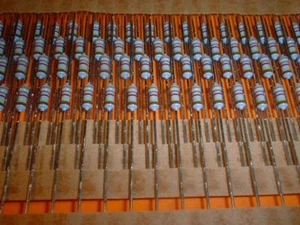 100x 3,32 MOhm 0,6 Watt 1% Metallschicht Widerstand BF0207 Beyschlag - Picture 1 of 2