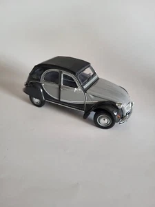 WELLY CITROEN 2 CV 2-TONE GRAY 1:24 OPENING HOOD & DOORS *BROKEN LIGHT* - Picture 1 of 10