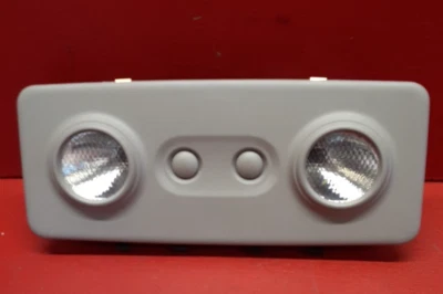 2009-2012 雪佛兰 Traverse Center Overhead 圆顶灯 121028131 — 第 1/4 张图片