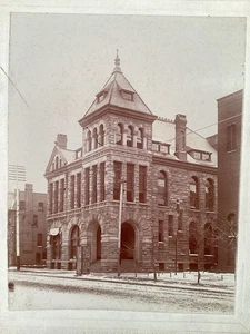 FRÜHES KABINETTKARTENFOTO von Matrosen & Soldaten Gedenkgebäude Mansfield Ohio - Bild 1 von 3