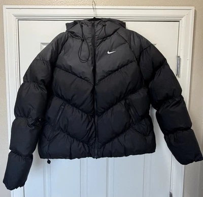 Novo! Jaqueta Nike Sportswear Windpuffer Storm-Fit tamanho pequeno feminina Down Runner - Imagem 1 de 4