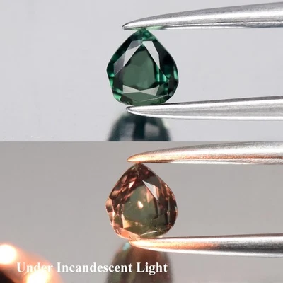 💎 Alejandrita verde natural pera VVS de 0,59 quilates 4x3,8 mm - Piedra preciosa de África Foto 1 de 4