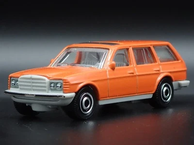 1978-1986 Mercedes Benz W123 Station Wagon Arancione 1:64 Scala Modellino Auto - Immagine 1 di 4