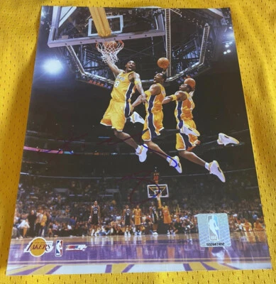 REAL! KOBE BRYANT SIGNED LOS ANGELES LAKERS 8X10 PHOTO PROOF & COA PSA GUARANTEE - Image 1 of 4