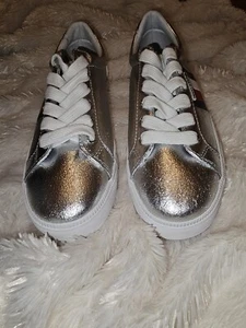 Tommy Hilfiger silver leather sneakers. New! Women 6.5 Low Tops Ltd Edition. NIB - Picture 1 of 11