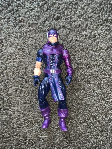 2012 Hasbro Marvel Legends Retro Collection Hawkeye 6 inch Action Figure Cover