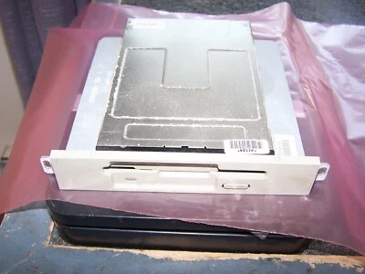 Compaq 1.44MB Floppy Drive with bracket Compaq Spares P/N 122392-001 - Image 1 of 2
